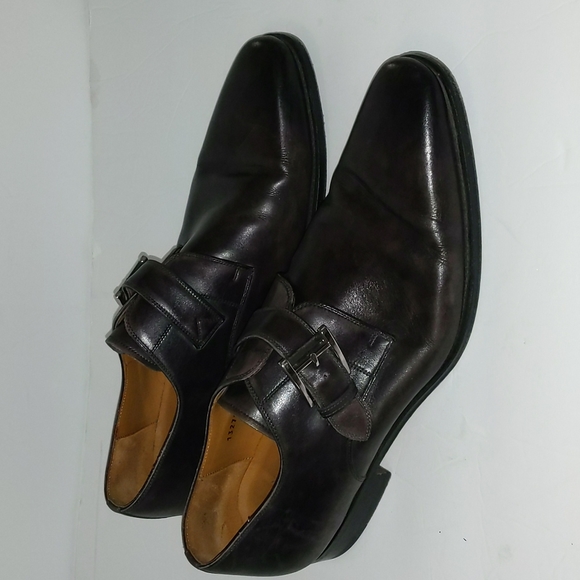Magnanni Men's distressed black dress shoes - Picture 3 of 11